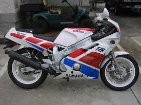 1989 Yamaha FZR600 (white)