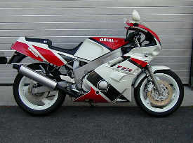 1992 Yamaha FZR600 (white)